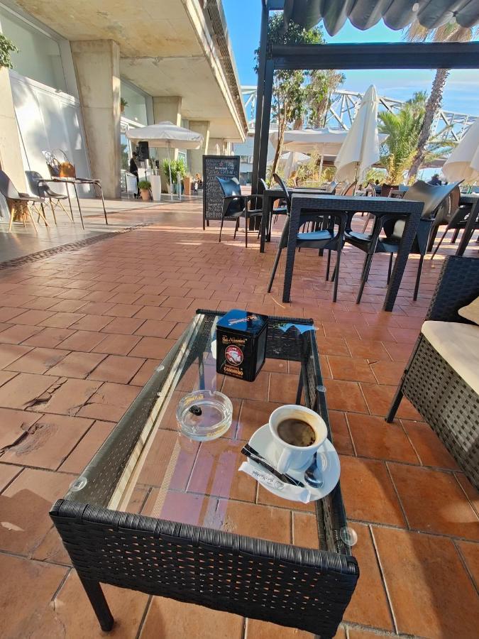 Voyager Hotel Сант Адриа де Бесос Екстериор снимка