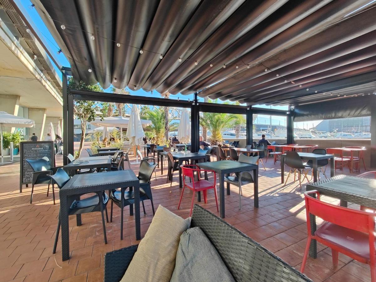 Voyager Hotel Сант Адриа де Бесос Екстериор снимка
